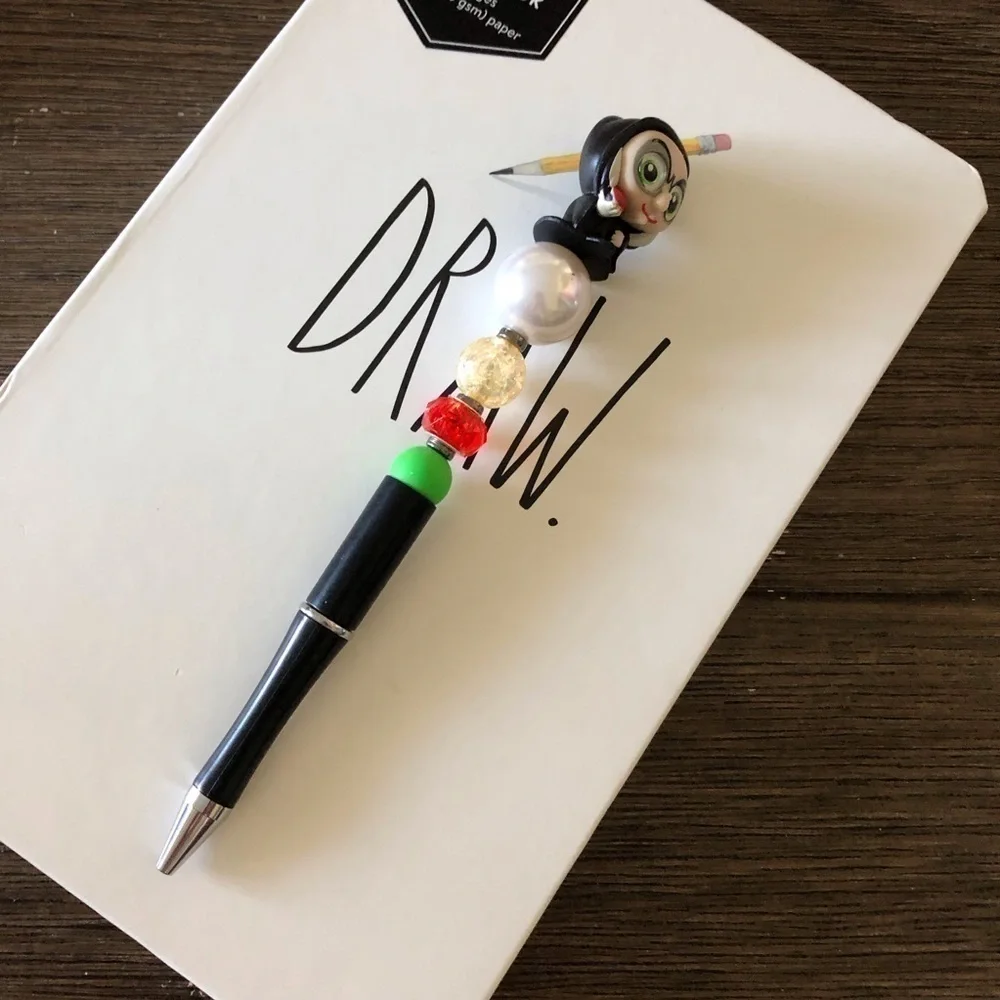 Disney Doorables: Snow White & the 7 dwarfs: Evil Queen Hag handmade beaded pen